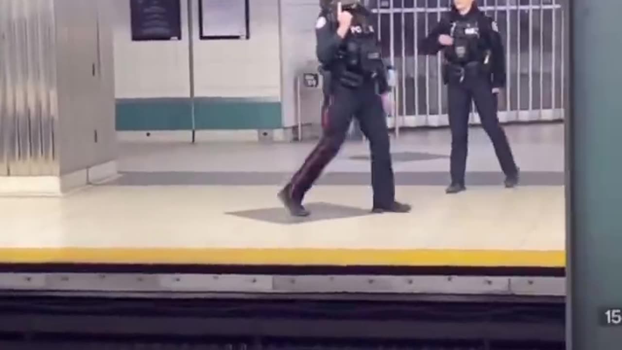 Spotted at Bloor Station 😳I s this a terrorist threat at a Toronto subway station?