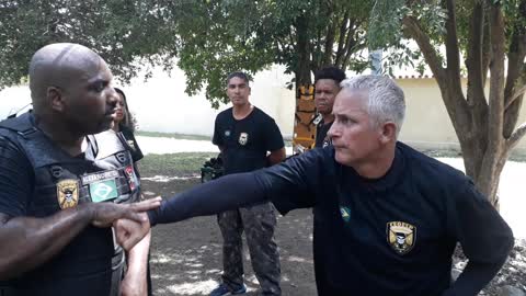 TÉCNICA DINAMICA MARCIAL PARA CONTROLE URBANO