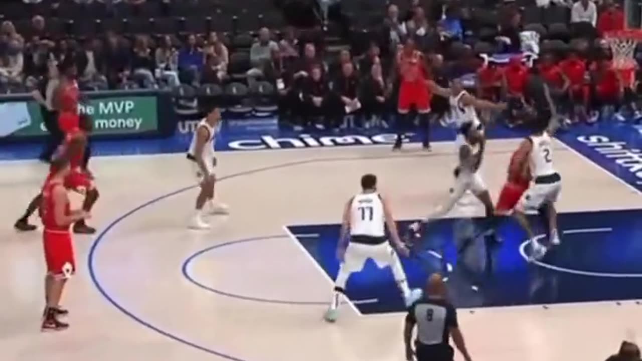 The Mavericks are 4-0 and Dereck Lively is a big reason why 🔥