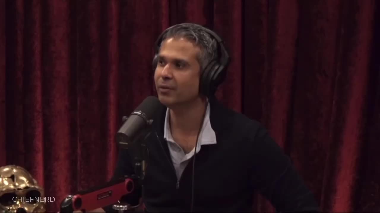 Joe Rogan & Dr. Aseem Malhotra on Celebrities Keeping Their Vaccine Injuries Private