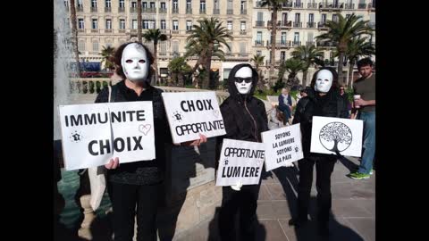 Les Masques Blancs Toulon Action Pancartes le 22 Janvier 2022
