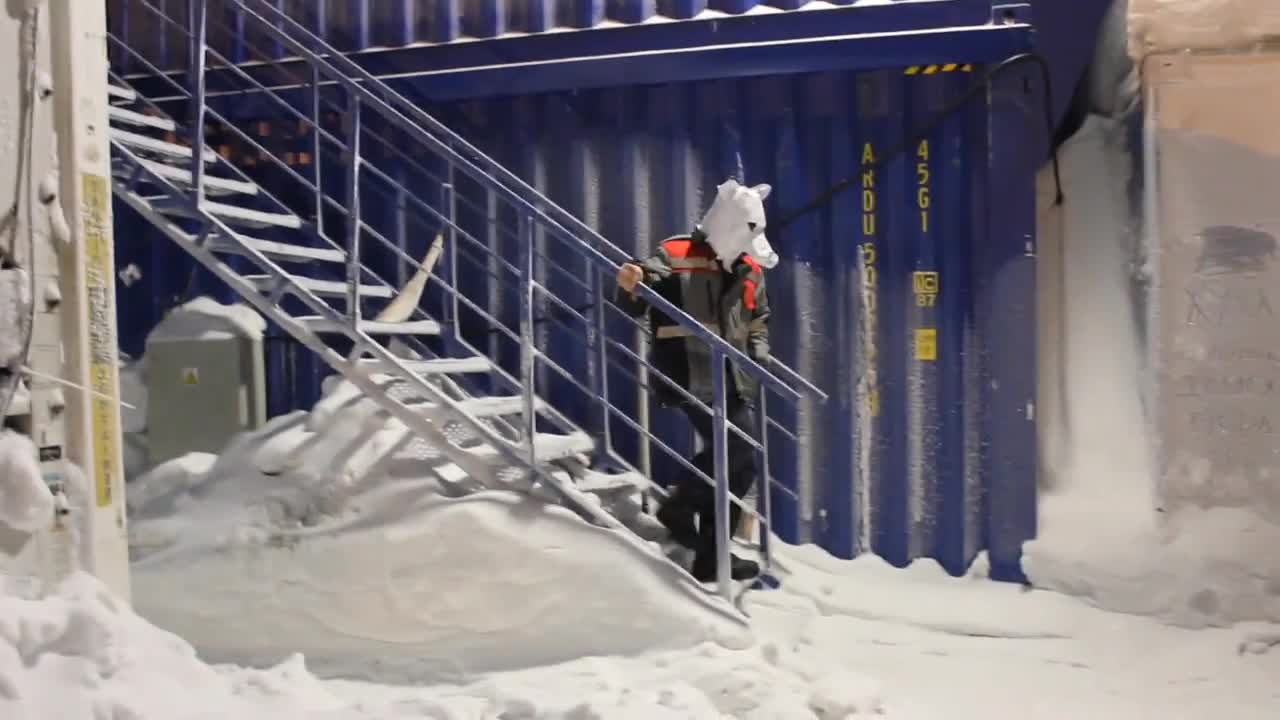 Here's how men have fun at work