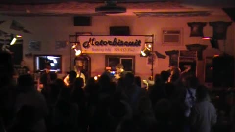 2010.04.17 Motorbiscuit Robbie's