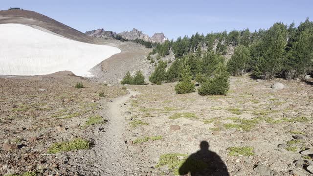 Approach to Alpine Glacier – Tam McArthur Rim Trail – Central Oregon – 4K