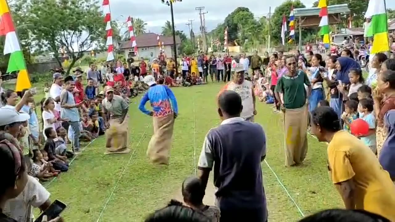 Lomba balap karung 😂