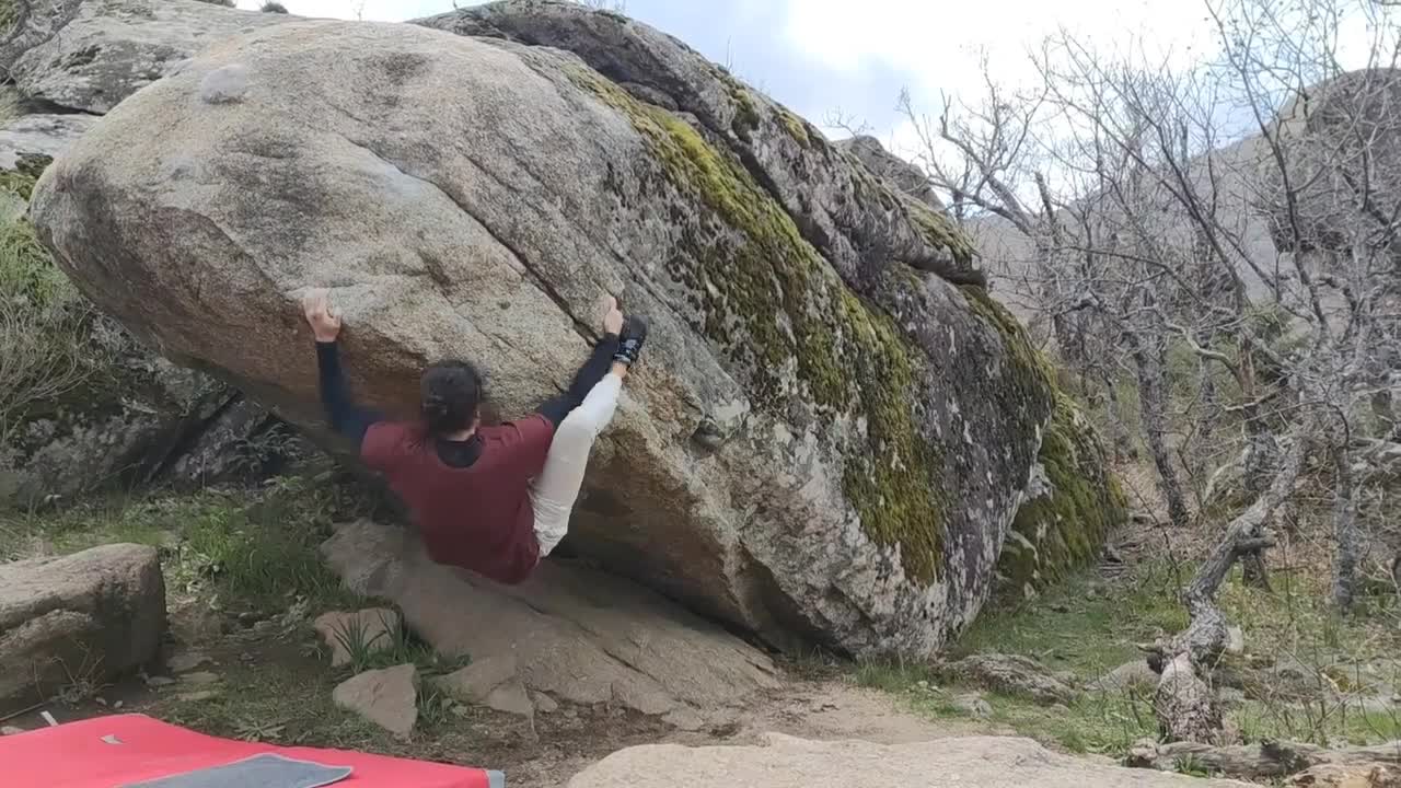 Escalada en España: El Escorial Bouldering - El Yunke 7a