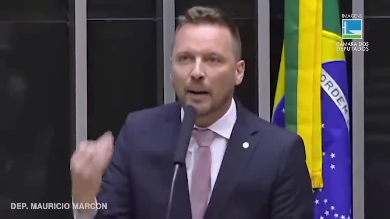 Congresistas brasileiros estão agitados! Já não era sem tempo!