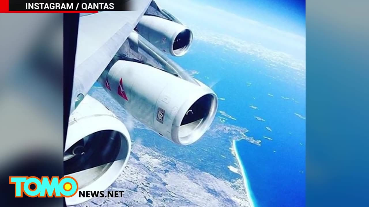 The fifth engine: Qantas flies spare engine to Johannesburg on Boeing 747's left wing - TomoNews