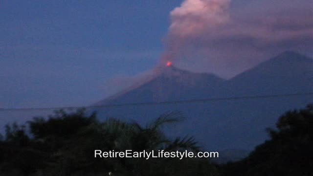 El Fuego Erupts in Guatemala