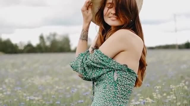 A Female Model Pictorial In The Flower Field