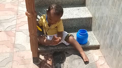 my baby When he wash his leg