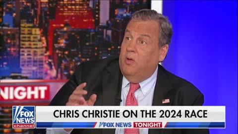 So pathetic! Chris Christie is begging you for a dollar.