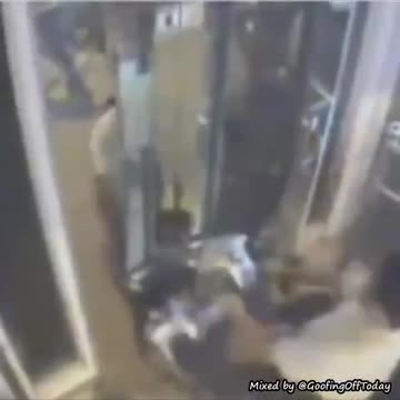 DUMB ASS OF THE DAY. LETTING NATURE TAKE IT'S COURSE - HE PAID THE STUPID TAX