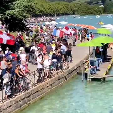 28 Aout 2021 manifestation au bord du lac d'Annecy contre le PassSanitaire.
