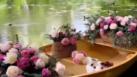 Autumn wind cool, dim light warm heart.