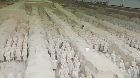 The 2,000 strong army of life-size statues - Guinness World Records