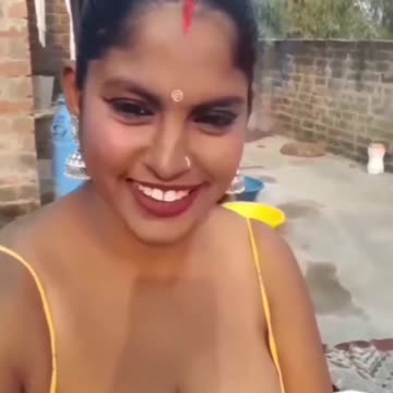Desi Hot Aunty Short Video
