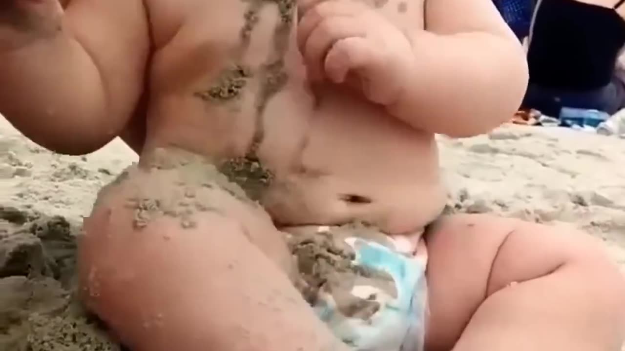 How Babies react on the beach ⛱️😍