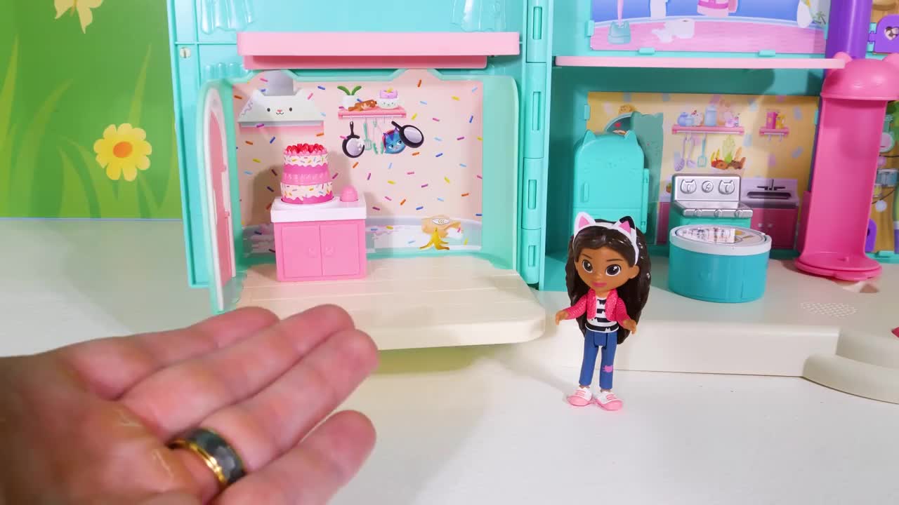 Gabby's Dollhouse Toy Learning Video for Kids!