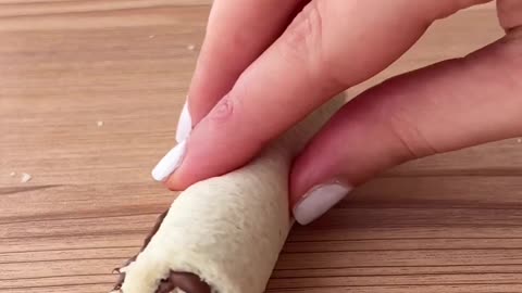 Nutella stuffed toast roll