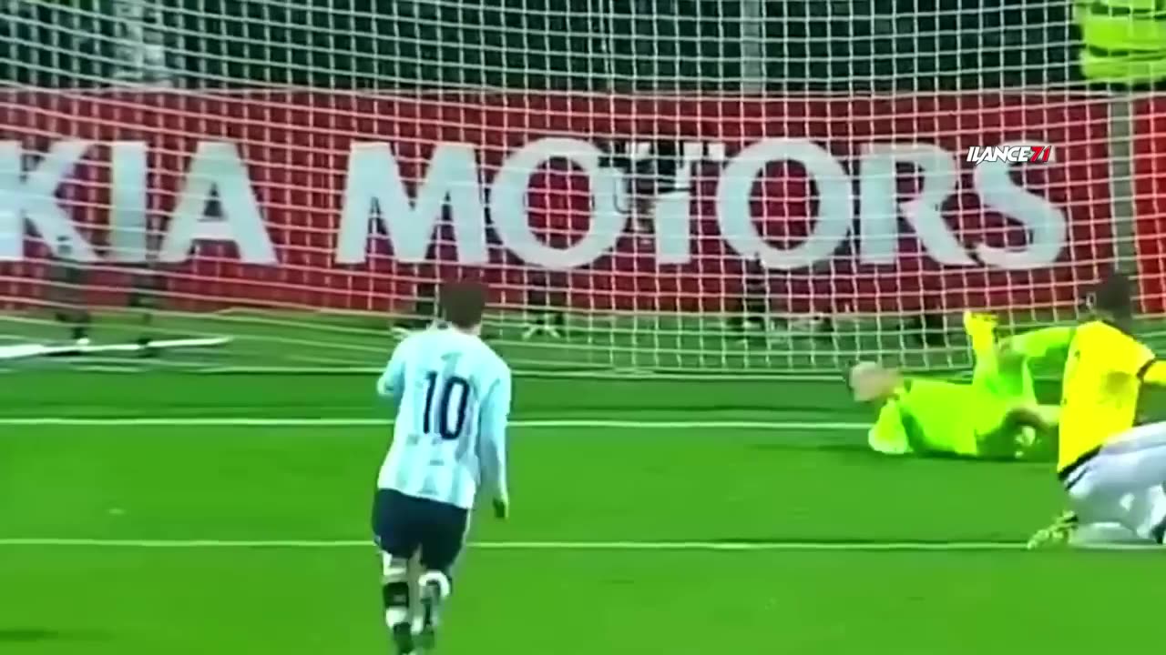 20 IMPOSSIBLE Goalkeeper Saves