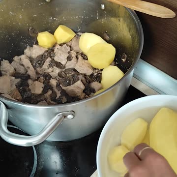 Meat mushrooms potatoes