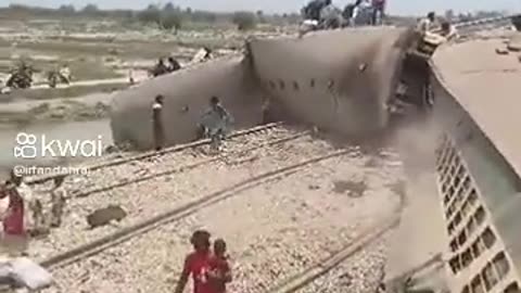 accident Hazara express pakistan