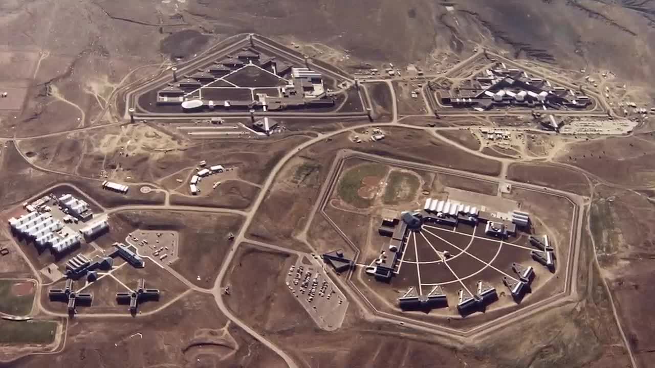 How Insane is El Chapo's Prison Cell Security?