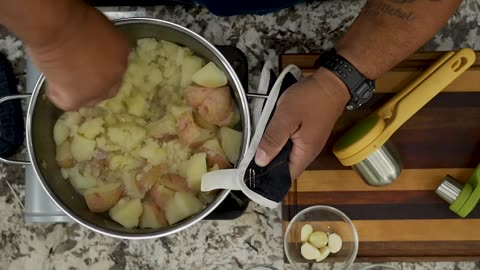 The Secret to Perfect Steakhouse Mashed Potatoes Revealed!