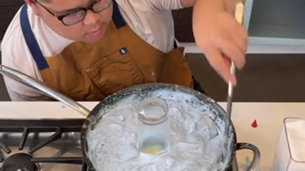 Chef makes egg cloud pancake, that will change your breakfast!