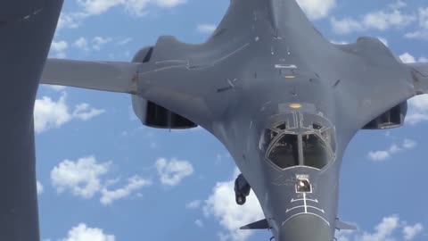 Stunning Video of B-1 Lancer in Action • Takeoff & Landing [Training Footage]9