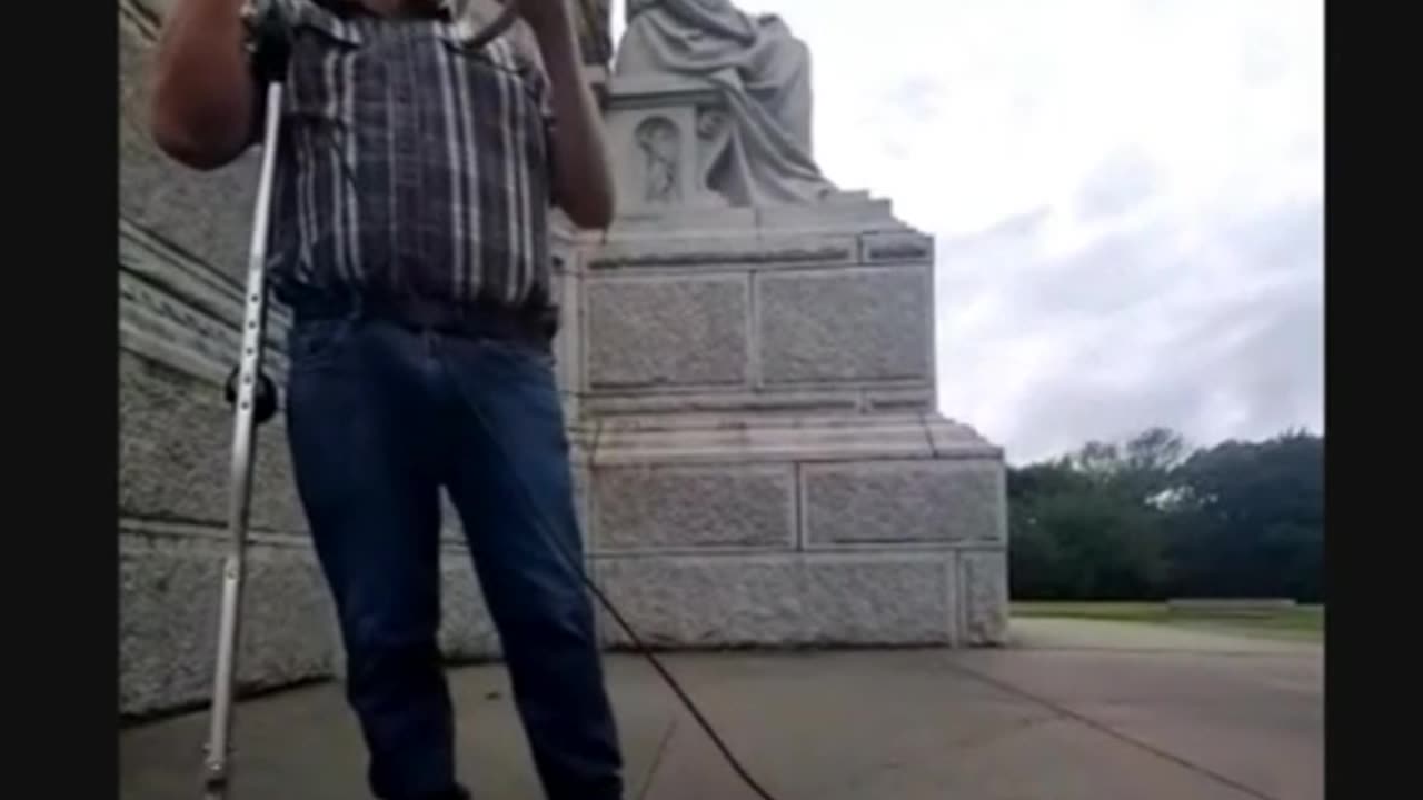 MEMORIAL MONUMENT IN CAPE COD JUAN CLOSED IT OUT BY SAYING A PRAYER AND SIGNING A JACKET THAT WAS SIGNED BY CIC PRESIDENT TRUMP IN APRIL