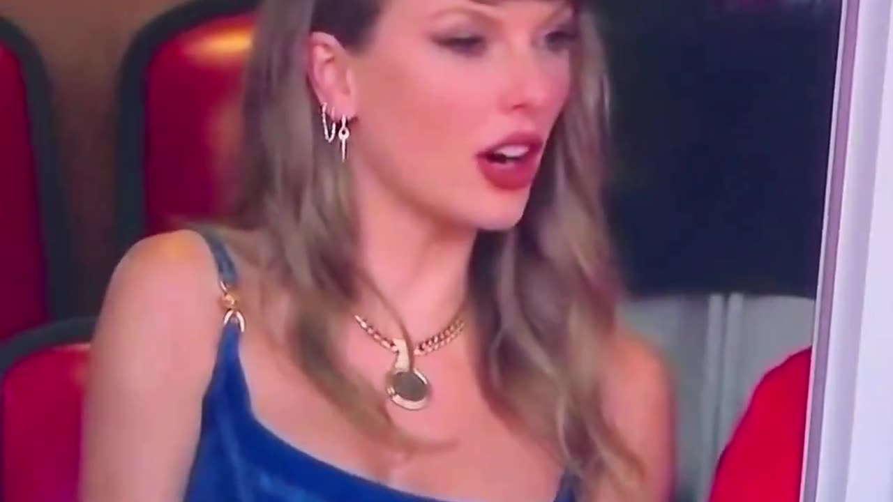 Pay close attention to Taylor Swift’s “jewelry”! What do you notice?