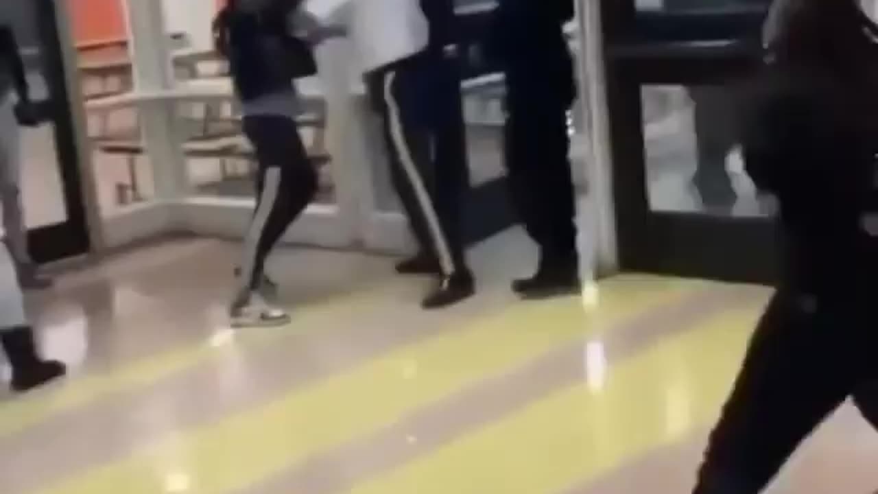 Big fight at school must watch
