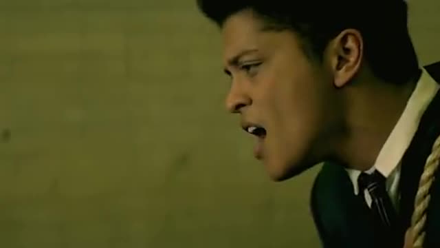 Bruno Mars - Grenade (Official Music Video)_Cut