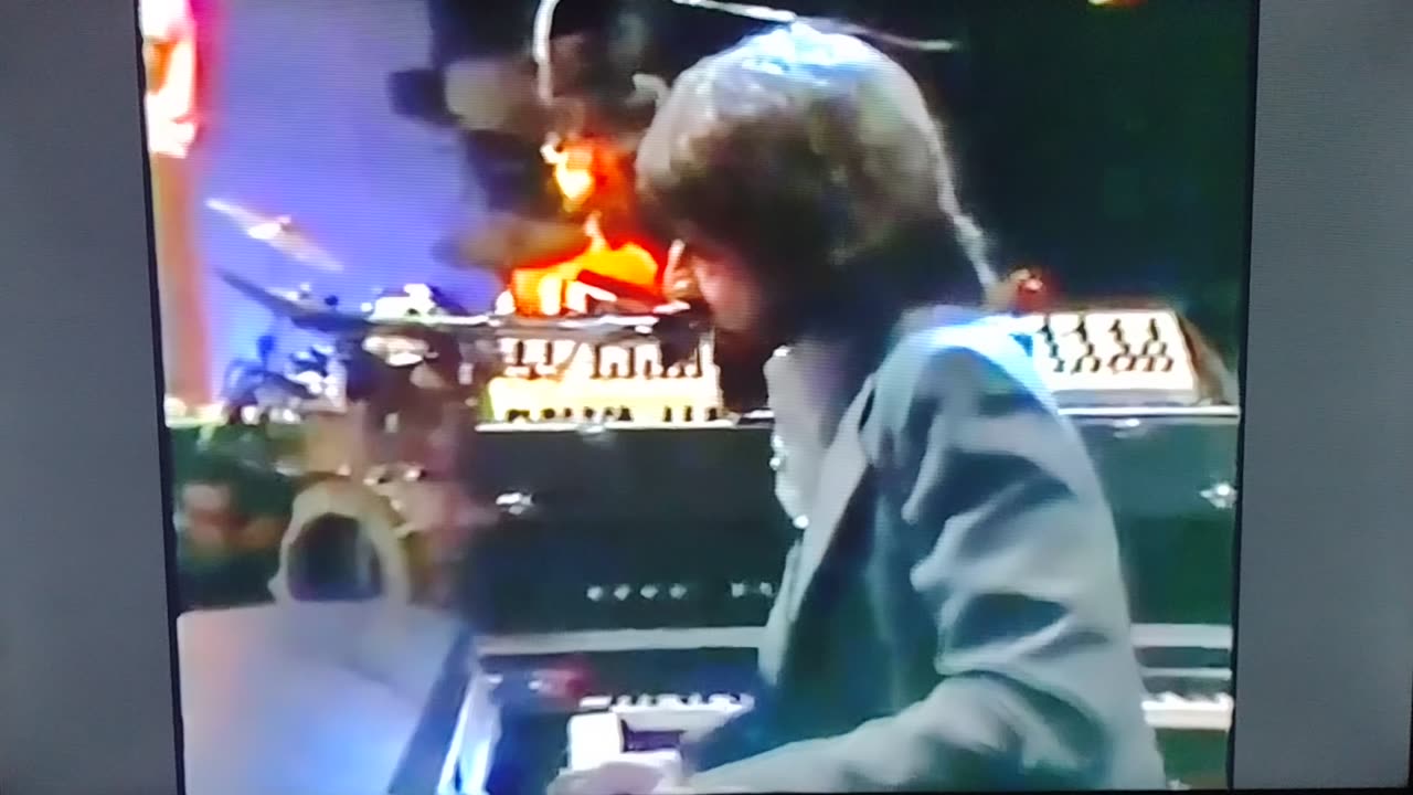 Dobbie Brothers It Keeps You Running 1977 Live