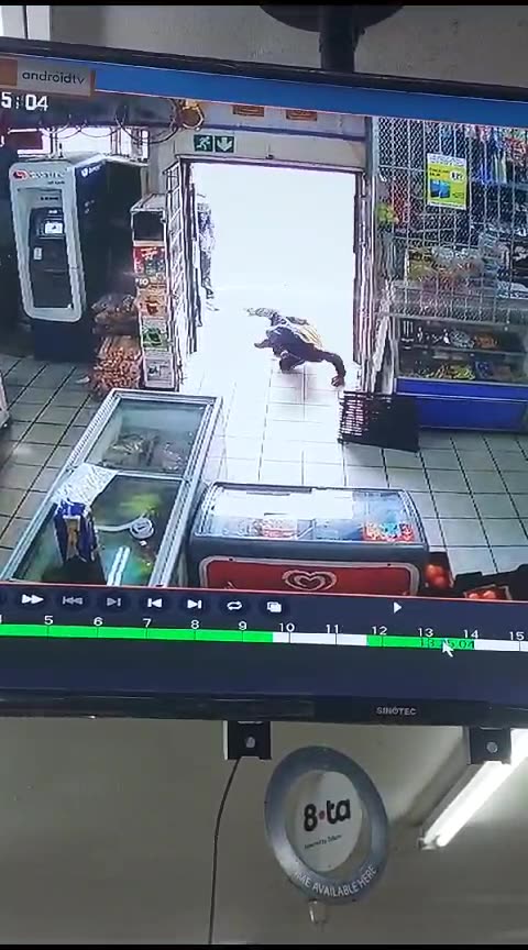 Shop of horror: Suspected gang hit in Wetton winkel sparks widespread fear