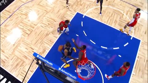 Paolo Banchero powers through Usman Garuba for poster dunk vs Rockets