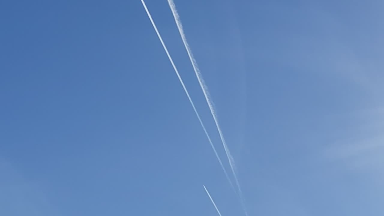 Plane clouds