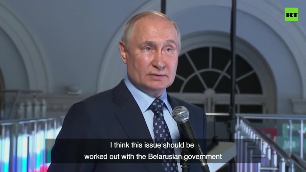 Putin hints at plans to build high-speed railway to Donbass & Belarus