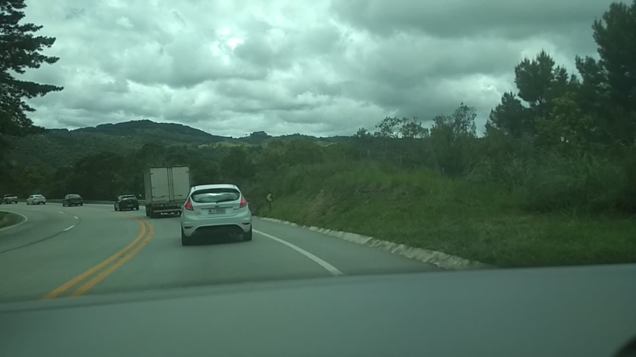 Atrás do Marcos na estrada