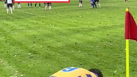 Lad takes the worst corner you'll see 🫣