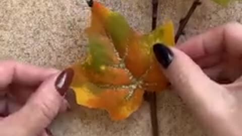 Fall crafts How 🤔 to decorate fall 🍂 🍁 Leaves with gold gliter#diy