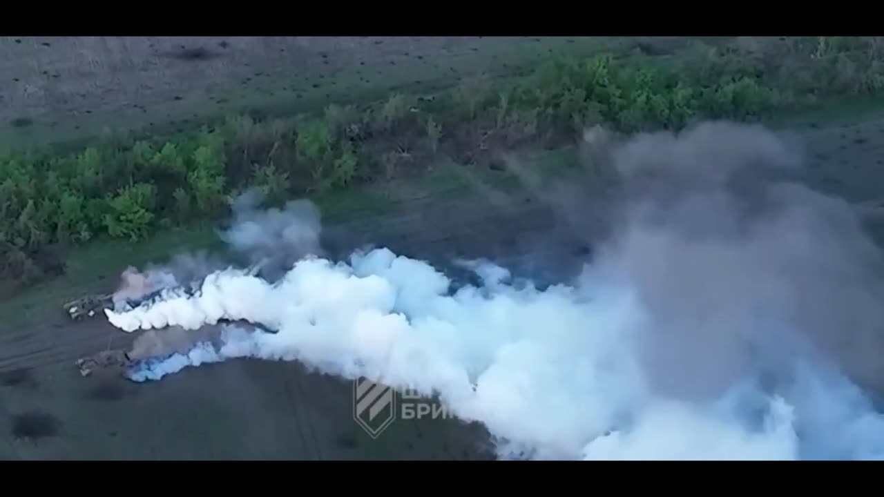 Tanks & APC's attack Russians near Bakhmut