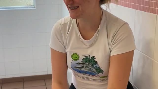 A lot of fun in bath🤣😁