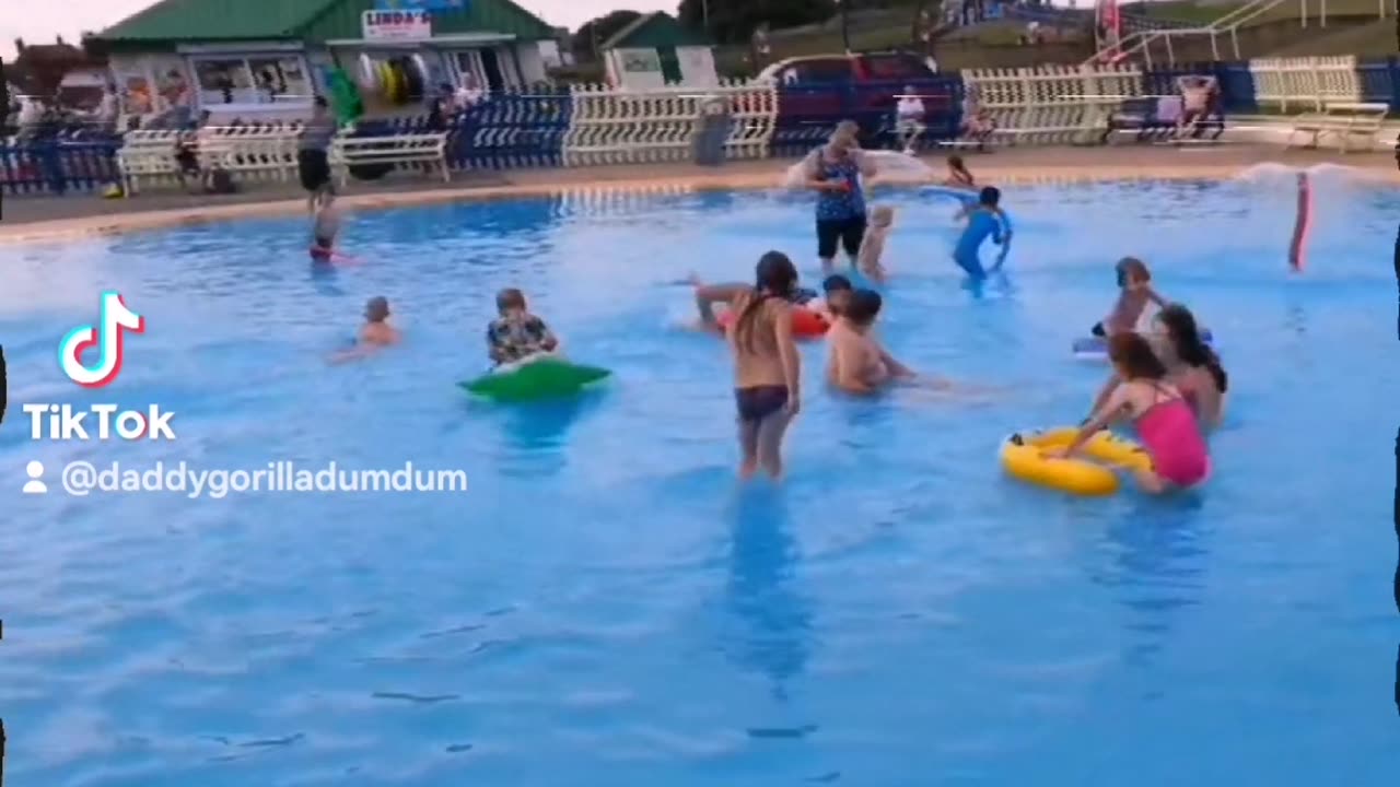 August 2015, I took Ayrton & Gabrielle to Mablethorpe's paddling pool part 2/2