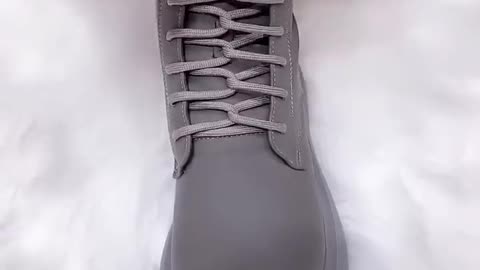 Trending Video Shoelace Tying Hack