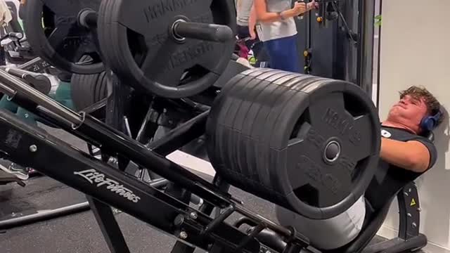 1280lbs 580KG Legpress Pr…😳🤯💯 #Fitness #legpress #pr #foryoupage #viralstuff