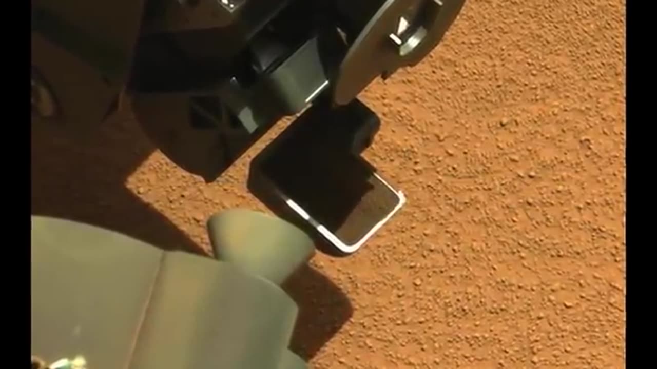 10 Years On Mars (Ep 1): Curiosity Finds Plastic Debris!