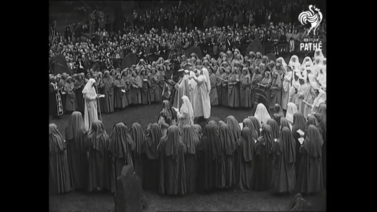 1946 video of then Princess Elizabeth being initiated in a Druid Ceremony.